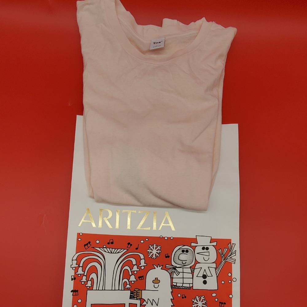 🩷Aritzia Tna Tour Longsleeve in Pink